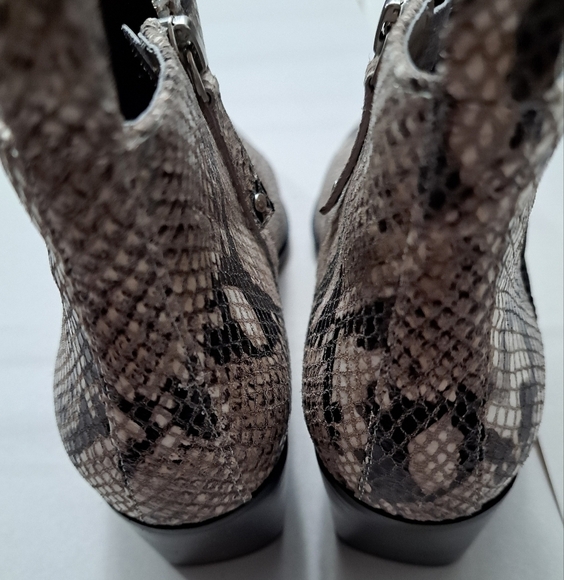 NEW Linea Paolo Italian Real Snake Skin Booties   Size 7.5 - Picture 6 of 9